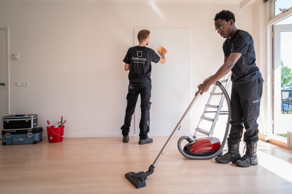 wat is bezemschoon opleveren